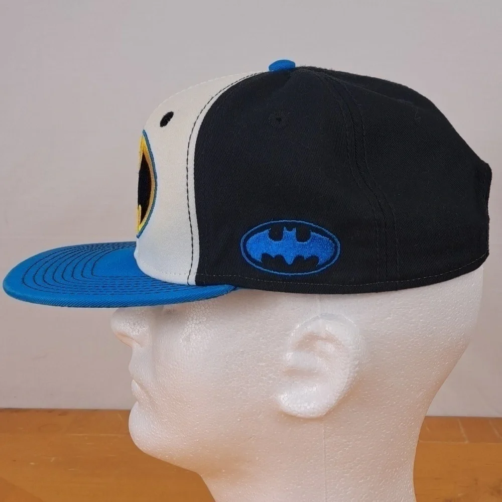 DC Comics Offical Batman Comics embroidered logo casual black snapback hat